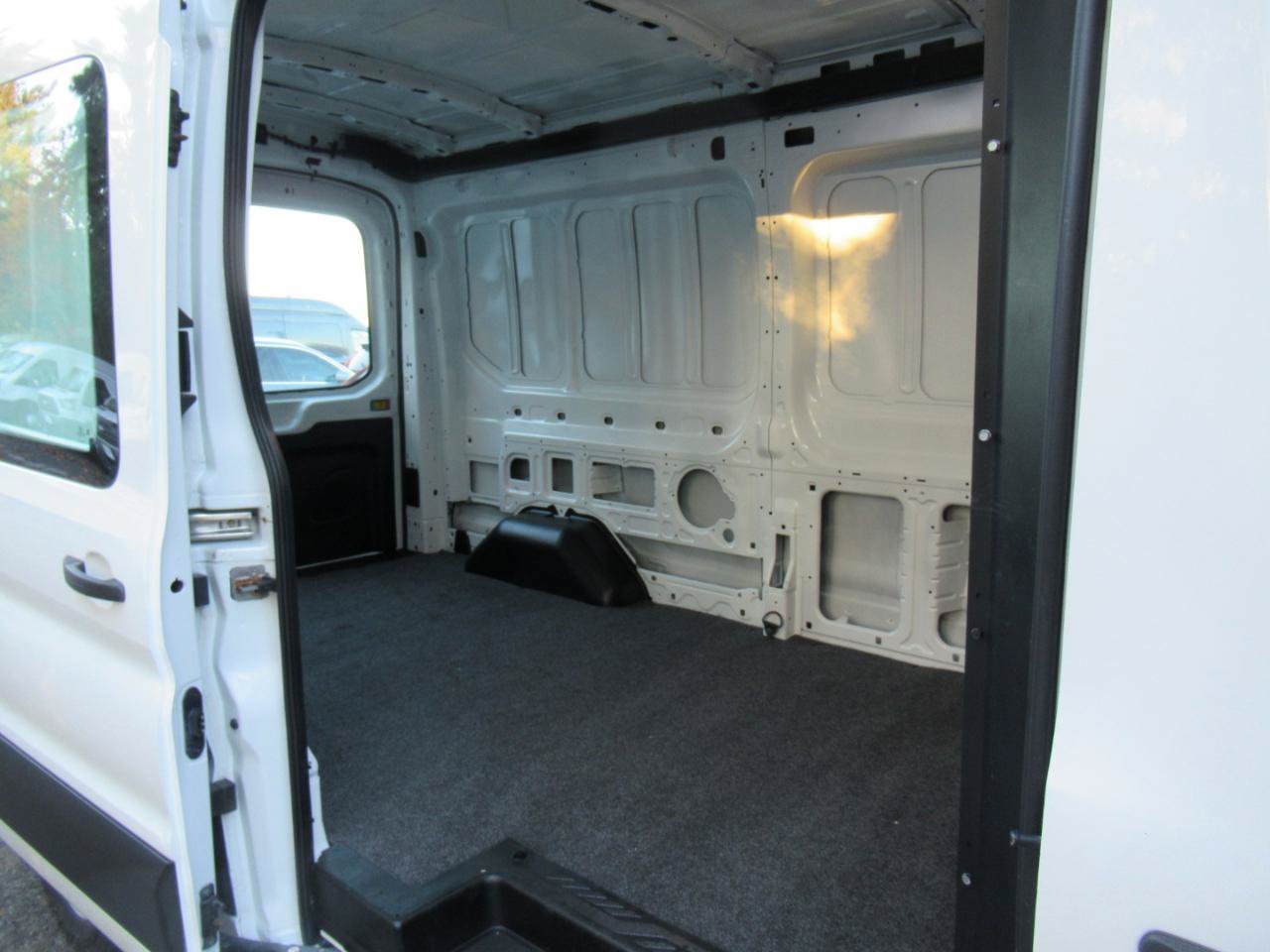 Used 2019 Ford Transit 250 148 Medium Roof RWD image 18