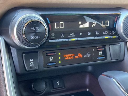 Certified 2022 Toyota RAV4 Limited AWD/4WD image 14