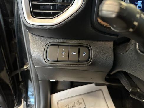 Used 2021 Hyundai Venue SEL w/ Cargo Package FWD image 18