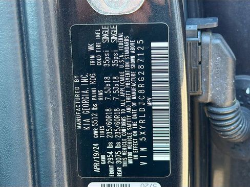 Used 2024 Kia Sorento S image 47