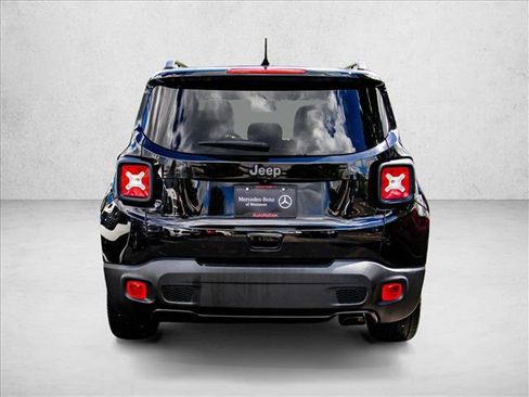 Used 2021 Jeep Renegade Latitude w/ Sun & Sound Group FWD image 6