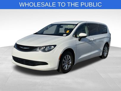 Used 2017 Chrysler Pacifica Touring w/ Tire & Wheel Group