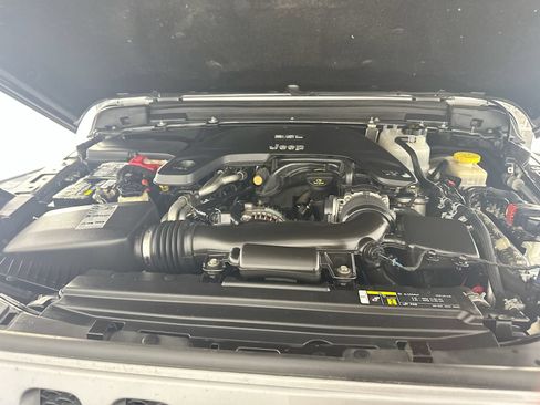 Used 2019 Jeep Wrangler Unlimited Sport AWD/4WD image 34