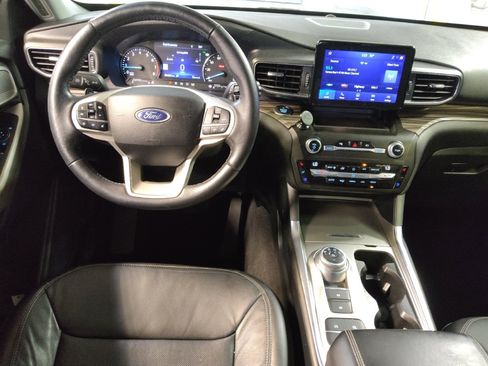 Used 2020 Ford Explorer Limited w/ Class III Trailer Tow Package image 22