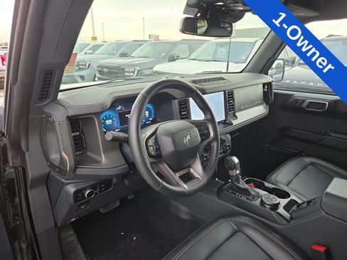 Used 2025 Ford Bronco Badlands AWD/4WD image 2