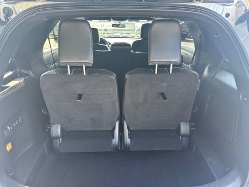 Used 2019 Ford Explorer Limited w/ Class III Trailer Tow Package FWD image 11