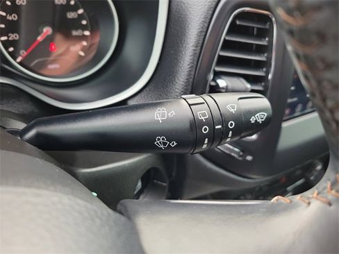 Used 2019 Jeep Compass Latitude image 29