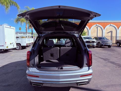 Used 2024 Cadillac XT6 Premium Luxury image 15