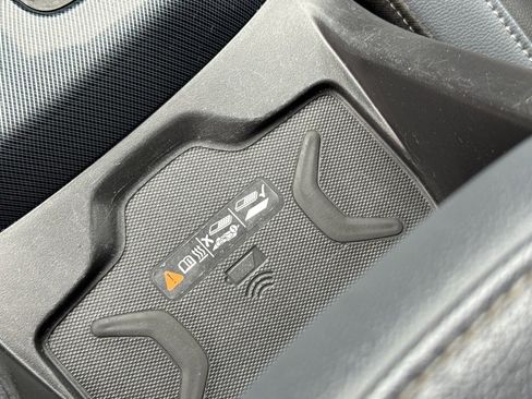 Used 2021 Chevrolet Colorado Z71 image 15