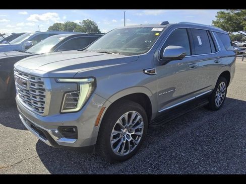 Used 2025 GMC Yukon Denali AWD/4WD image 1