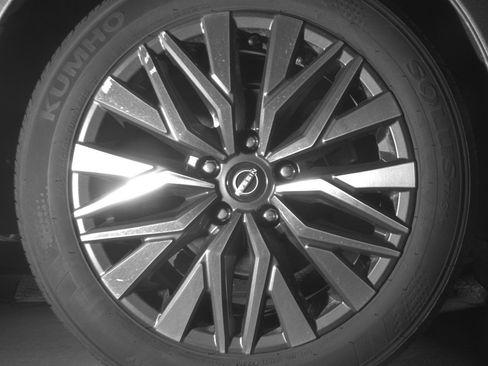 Used 2025 Nissan Altima 2.5 SV FWD image 15