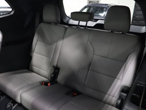 Used 2026 GMC Acadia Elevation w/ Elevation Premium Package FWD image 18