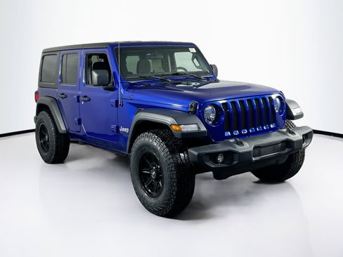 Used 2020 Jeep Wrangler Unlimited Sport S image 3