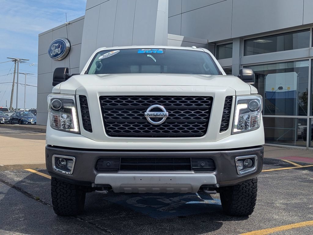 Used 2018 Nissan Titan PRO-4X w/ Pro-4x Convenience Package AWD/4WD image 8