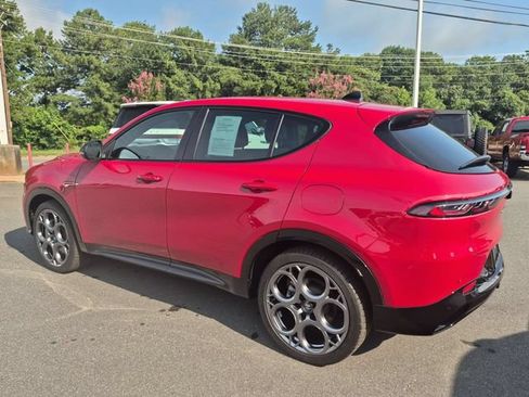 Used 2025 Alfa Romeo Tonale w/ Premium Package AWD/4WD image 5