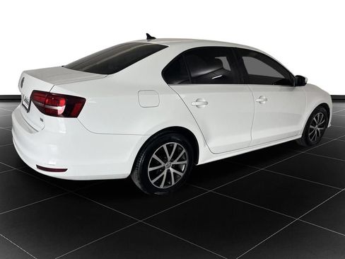 Used 2017 Volkswagen Jetta SE FWD image 5