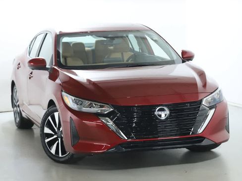 Used 2025 Nissan Sentra SV w/ SV Premium Package FWD image 2