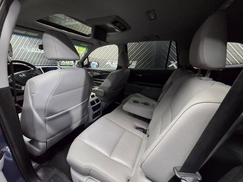 Used 2017 Honda Pilot Touring image 28
