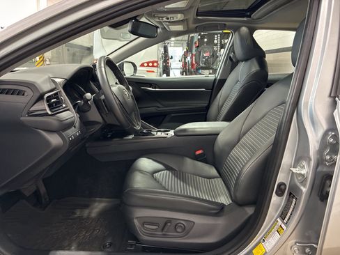 Used 2022 Toyota Camry SE w/ Audio Upgrade Package image 15