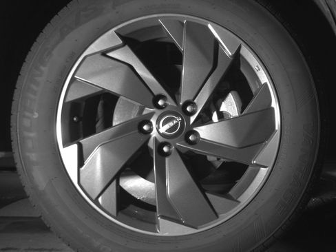 Used 2025 Nissan Rogue SV AWD/4WD image 16