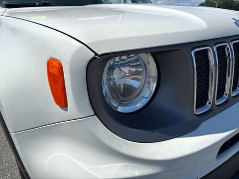 Used 2019 Jeep Renegade Limited w/ UConnect 8.4 Nav Group AWD/4WD image 10