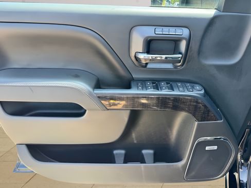 Used 2015 GMC Sierra 2500 Denali w/ Suspension Package, Off-Road AWD/4WD image 14