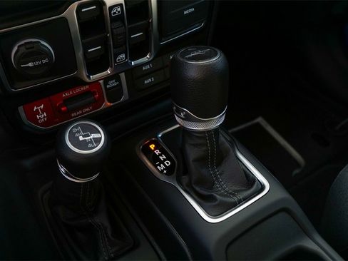 New 2024 Jeep Gladiator Sport image 16