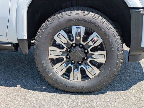 New 2025 GMC Sierra 2500 Denali w/ Denali Reserve Package image 13