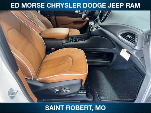 New 2026 Chrysler Pacifica Pinnacle FWD image 35