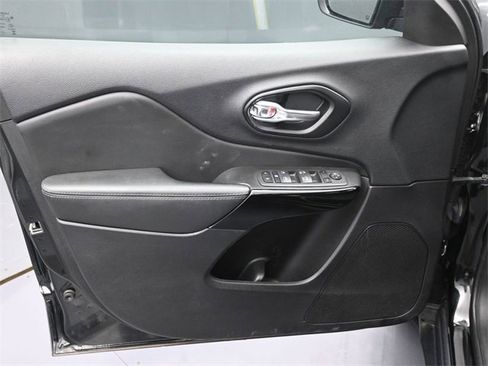 Used 2023 Jeep Cherokee Altitude Lux image 15