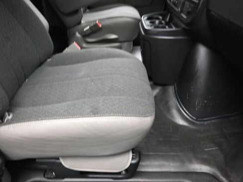 Used 2024 Chevrolet Express 3500 image 23