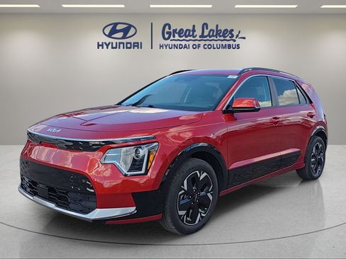 Used 2023 Kia Niro Wind w/ Wind Preserve Package FWD image 1