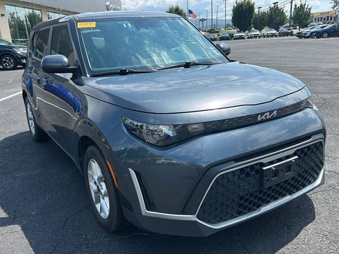 Used 2024 Kia Soul LX w/ Option Group 015 FWD image 8
