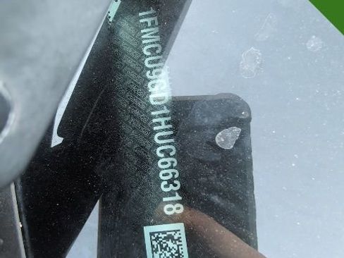 Used 2017 Ford Escape SE w/ SE Leather Comfort Package image 19