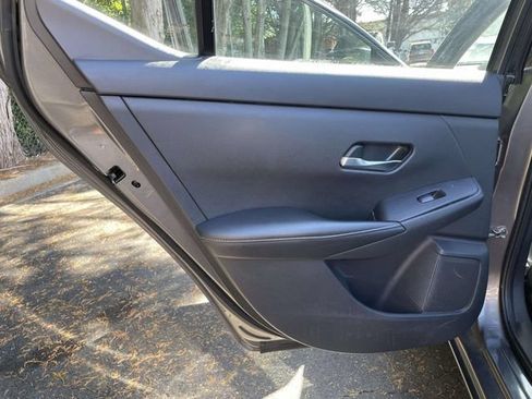 Used 2023 Nissan Sentra SV FWD image 11