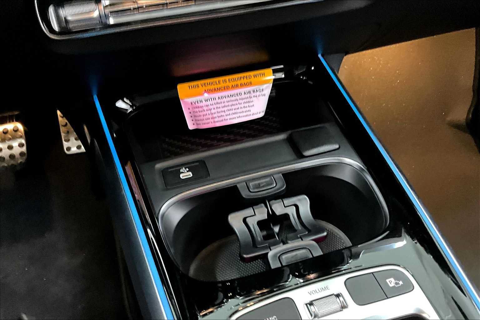 Certified 2025 Mercedes-Benz GLB 35 AMG 4MATIC image 19