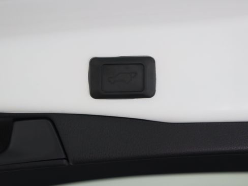 Certified 2024 Toyota RAV4 XLE w/ Convenience Package image 34