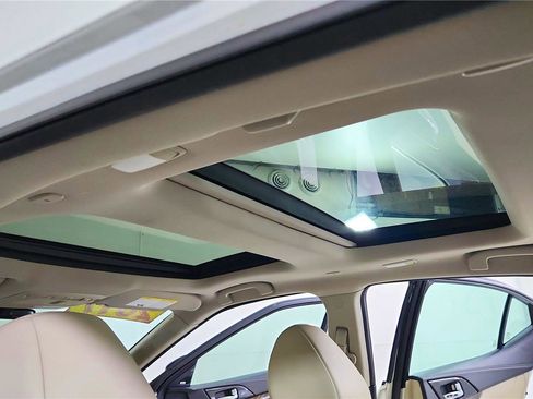 Used 2017 Nissan Maxima Platinum image 37