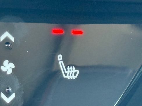 New 2025 Nissan Kicks SR w/ SR Premium Package image 26