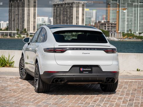 Used 2020 Porsche Cayenne image 3