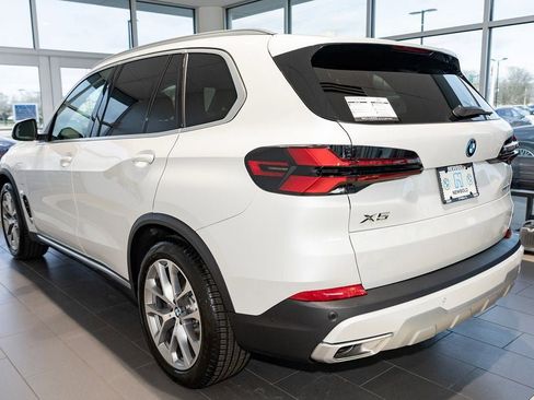 New 2026 BMW X5 xDrive50e image 4