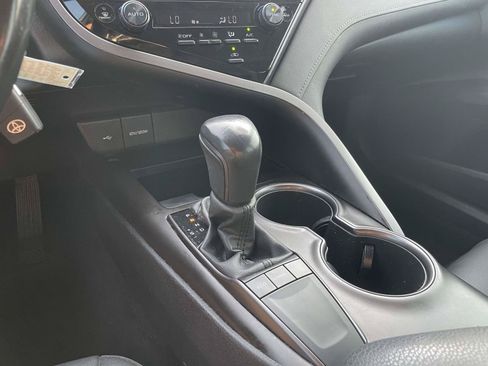 Used 2022 Toyota Camry SE FWD image 30