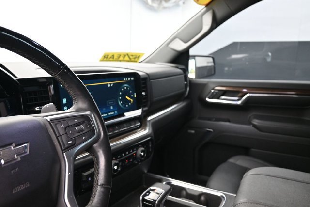 Used 2024 Chevrolet Silverado 1500 RST AWD/4WD image 18