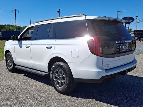 New 2025 Ford Expedition Active image 4