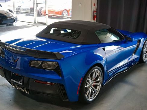 Used 2015 Chevrolet Corvette Z06 w/ 3LZ Preferred Equipment Group RWD image 61