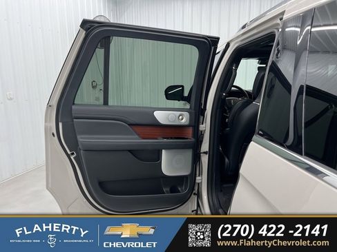 Used 2024 Lincoln Navigator L Reserve image 10