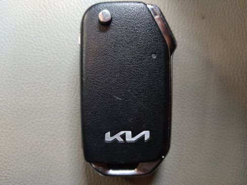 Used 2024 Kia Soul LX image 32