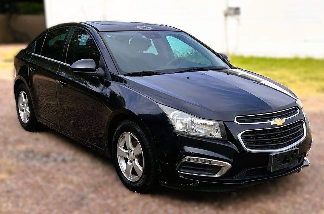 Used 2016 Chevrolet Cruze LT w/ Sun And Sound Package FWD image 7