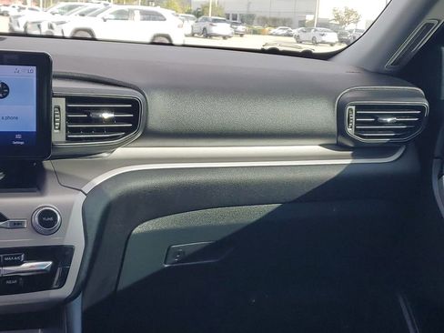 Used 2024 Ford Explorer XLT image 26