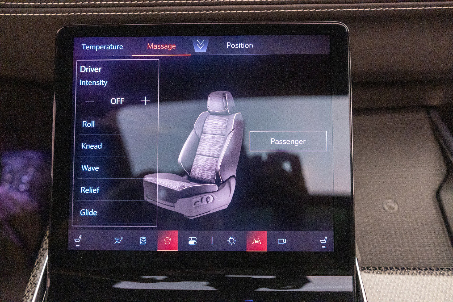 Used 2026 Cadillac Escalade V w/ LPO, ONYX Package AWD/4WD image 32